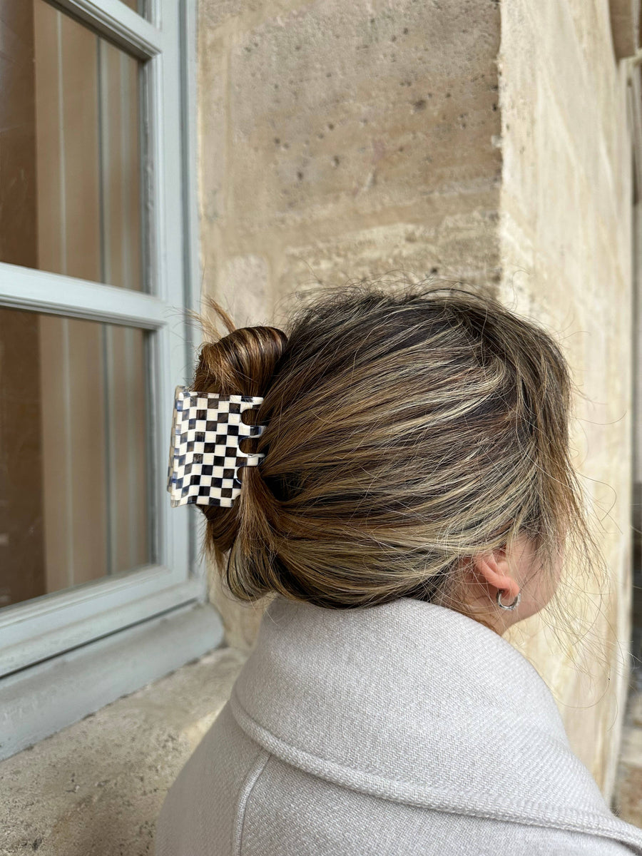 Chunky Claw Clip | Eco-Friendly: Biege Check