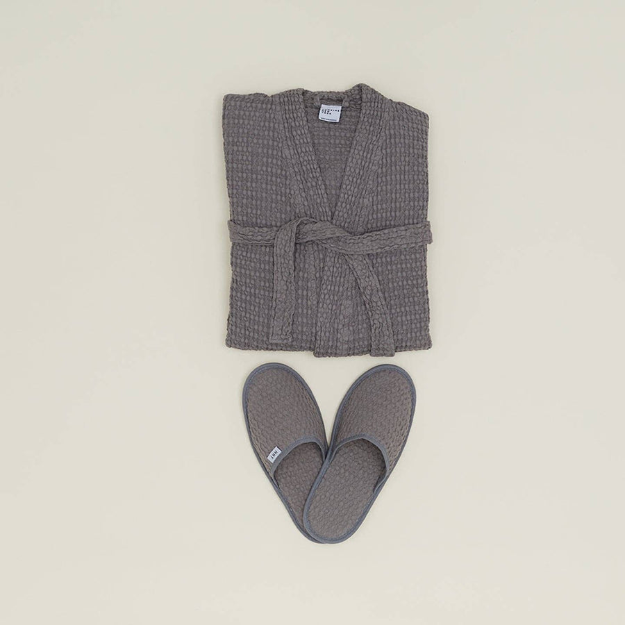 SIMPLE WAFFLE BATHROBE - DARK GREY: SMALL