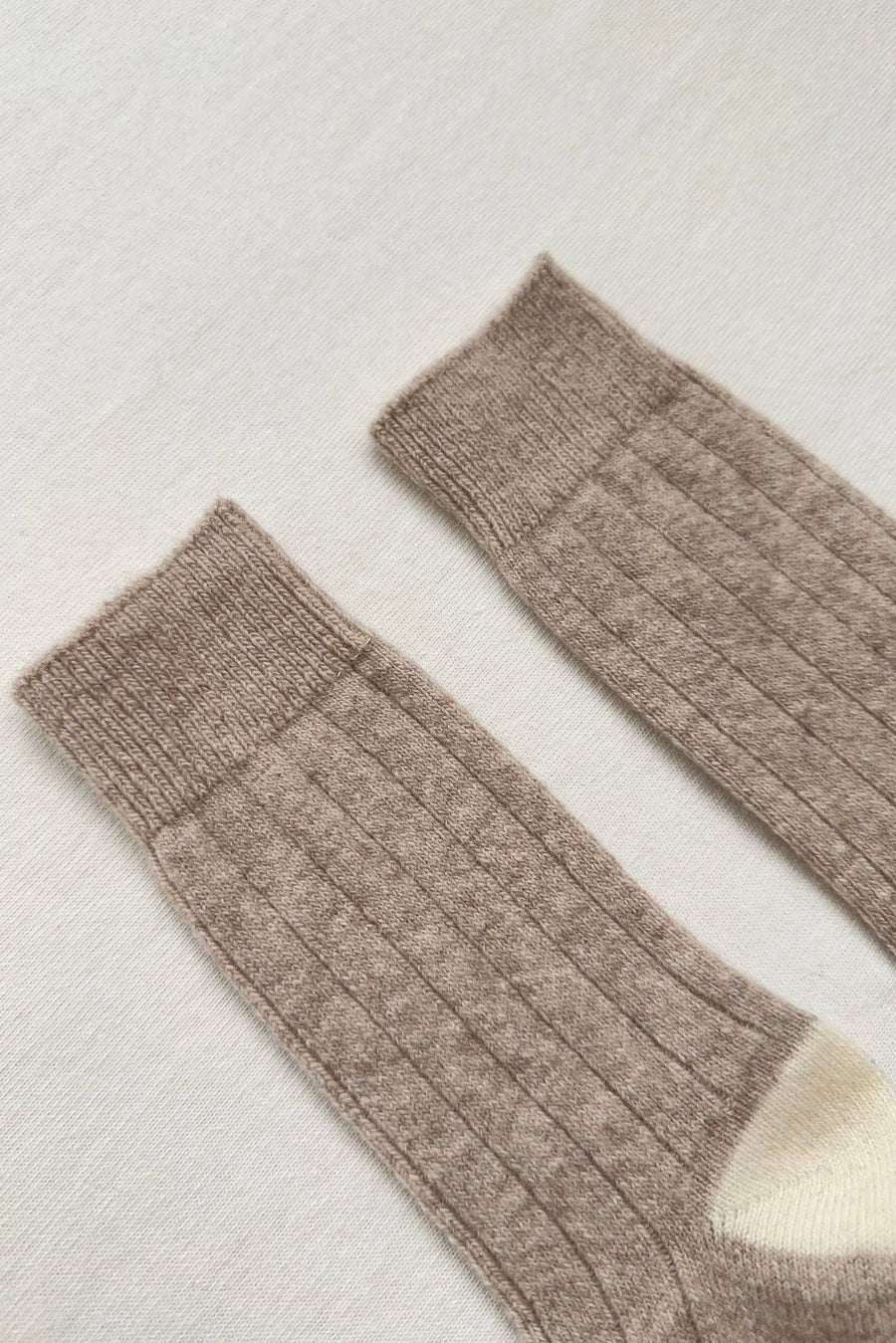 Classic Cashmere Socks: Grey Melange