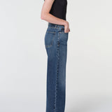 The Arc Jean 32" in Shortwave