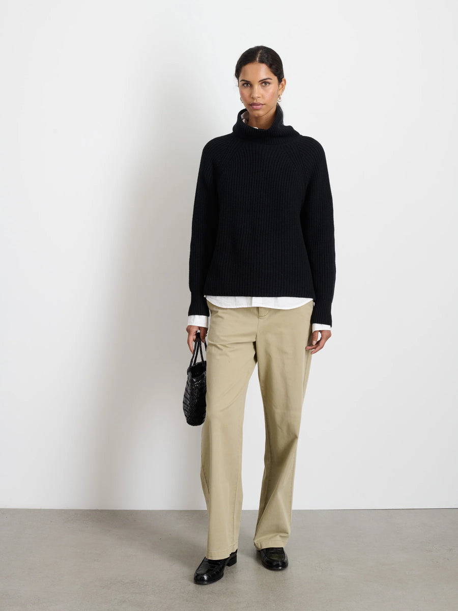 Chelsea Turtleneck in Cotton Cashmere (Black)