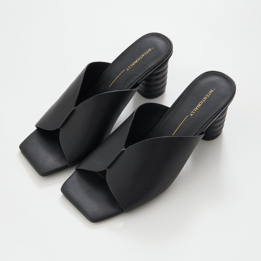 Kamika (Black)