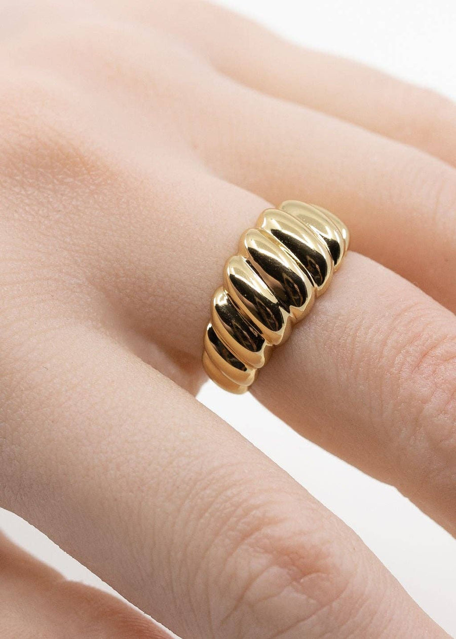 Croissant Ring in Gold: 7