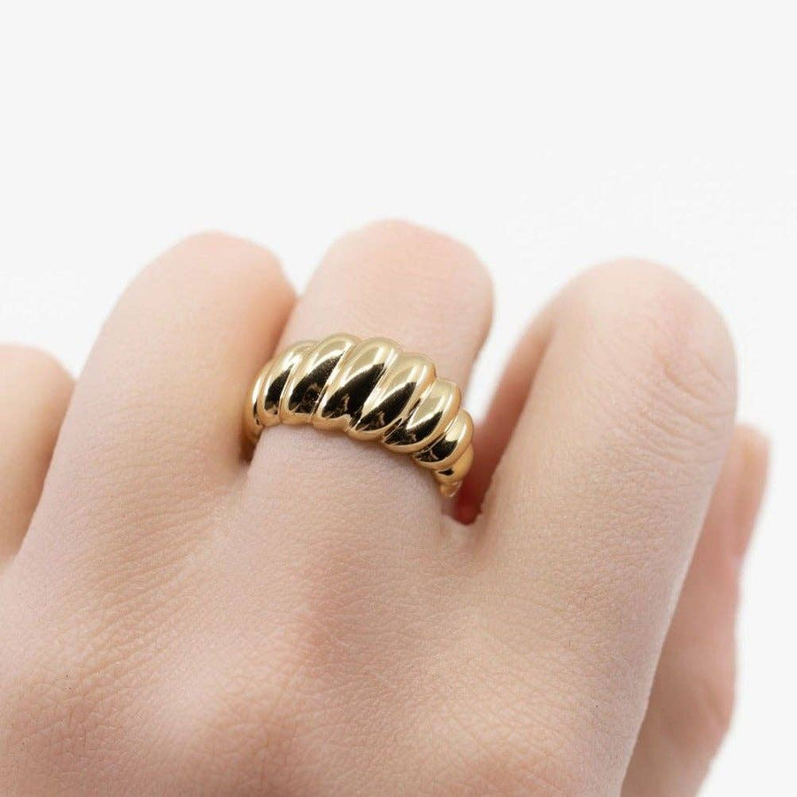 Croissant Ring in Gold: 6